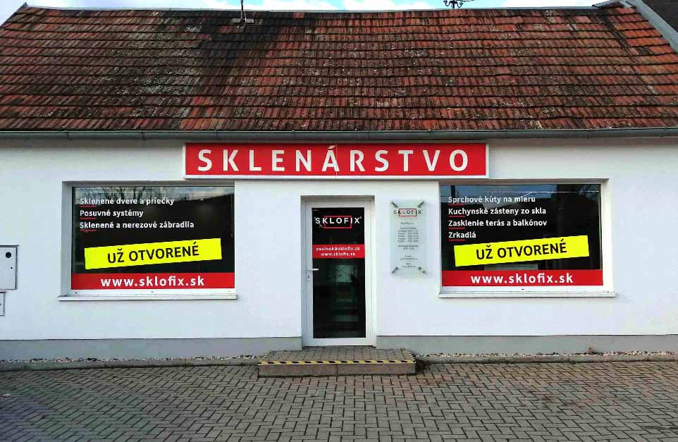 Exteriér predajne v Pezinku - Sklofix